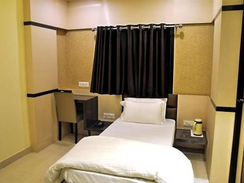 Townhouse 1182 Hotel Tirupati Galaxy Kanpur Exterior foto
